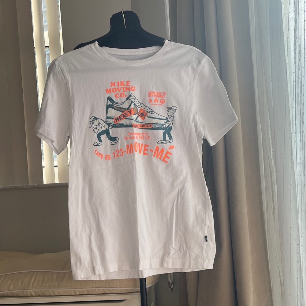 Nike White Tee Move me Orange and Blue Print S